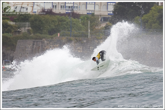 Adriano de Souza Billabong Pro Mundaka Day 4. Surf Pic Credit ASP Tostee